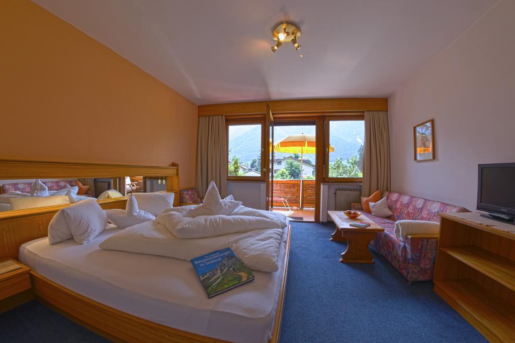 Garni - Hotel Rinner Julia Лачес Экстерьер фото